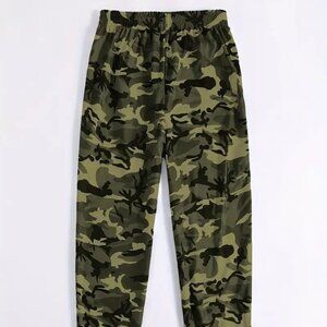 Camouflage Jogger Pants (Color: Army Green)
